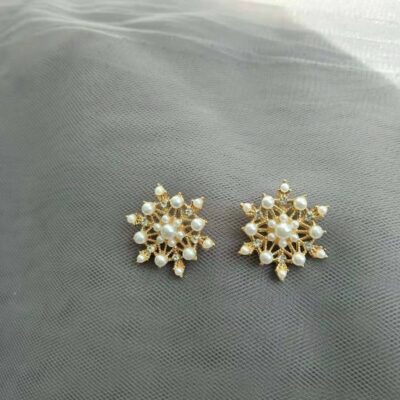 [925銀針]雪花狀甜美珍珠耳環
