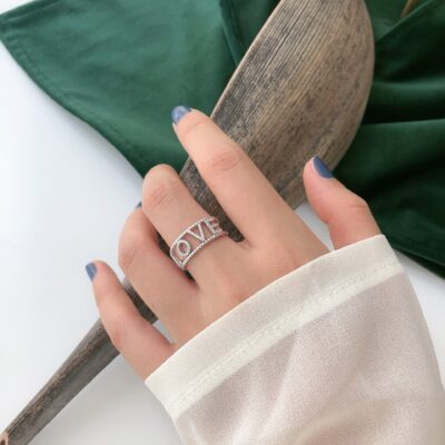 [925純銀]簡約百搭鑲鑽LOVE戒指指環