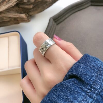 [s925純銀]不規則寬麵凹凸紋理錫紙戒指