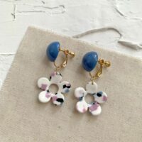 [鋼針]樹脂花朵花瓣耳環 - 藍色 耳夾款