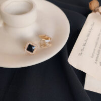 [鋼針]復古珍珠小香風耳環 - 4號 黑色 軟墊耳夾