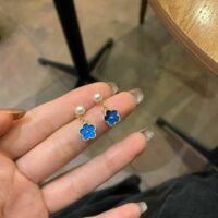 [925銀針]藍色復古小花耳釘 - 银针款