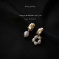 [925銀針]不對稱珍珠設計耳環 - A902