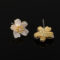 [蚊香盤]銅--櫻花天然貝殼耳環 - 有耳洞。银针。贝壳樱花
