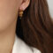 [銅]氣質彩釉U形耳環F1322 - F1322-棕色彩釉金色耳环