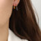 [銅]幾何彩釉設計耳環 - F1113-黑色彩釉包包耳环