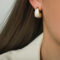 [316L鈦鋼]復古小眾月牙形耳釘 - F337-白色彩釉耳环